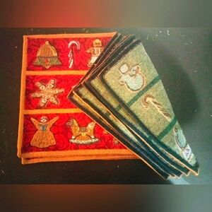 Holiday Image Placemats Vintage Red Woven Classic Festive Adornments Decorations